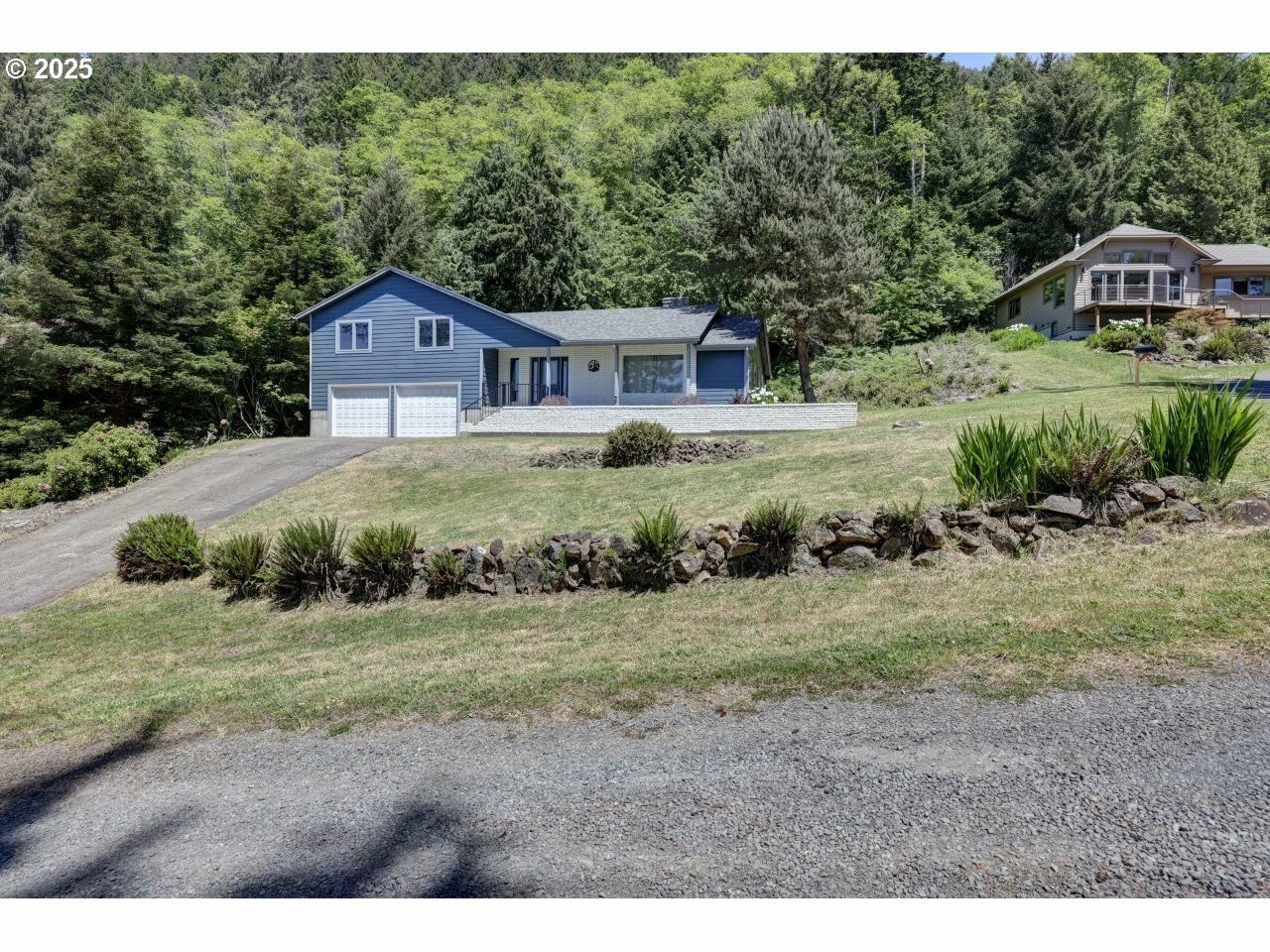 Property Photo: 7835 Sunset Dr OR 97131