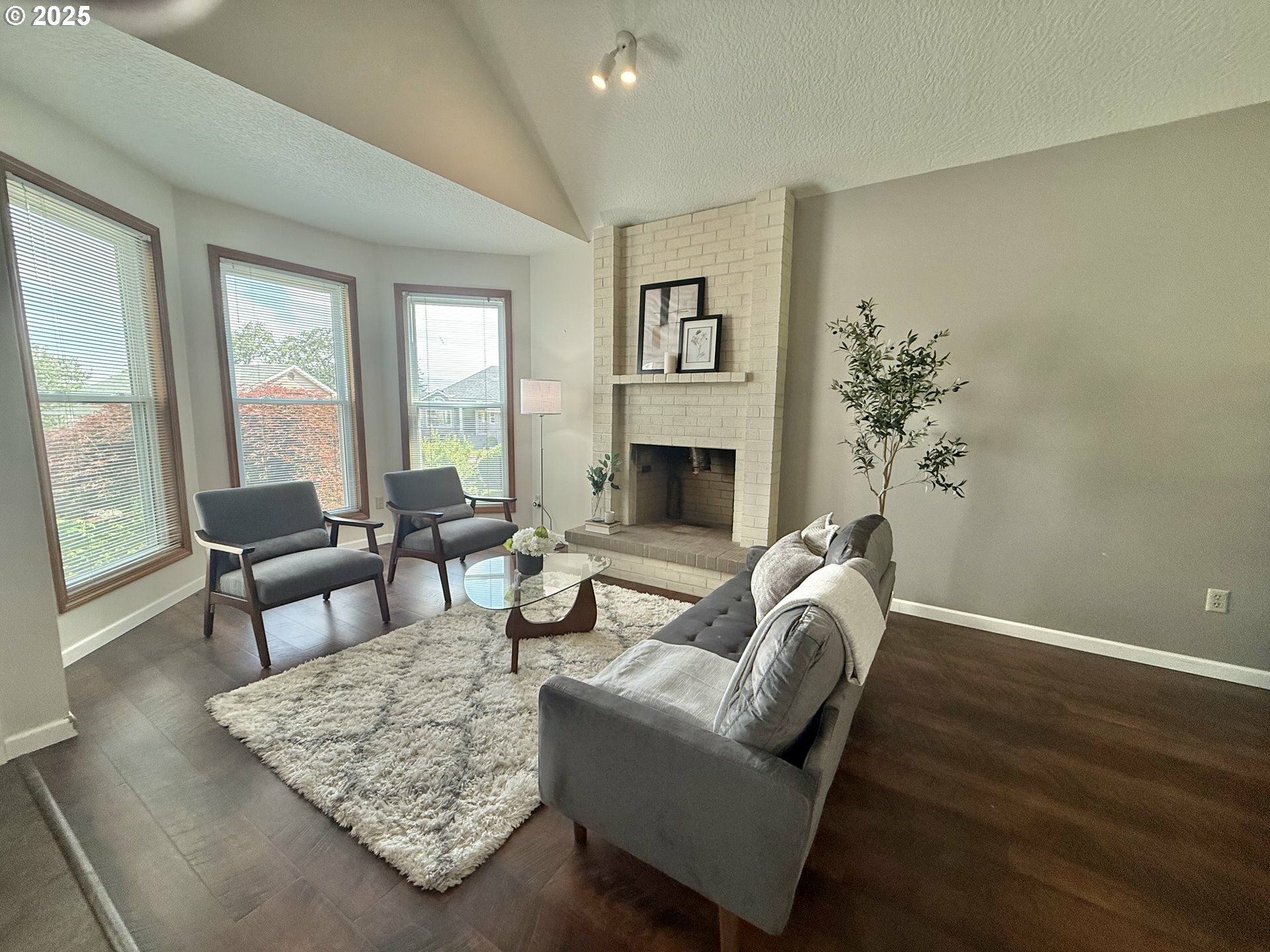 Property Photo: 1904 Quinton St OR 97058