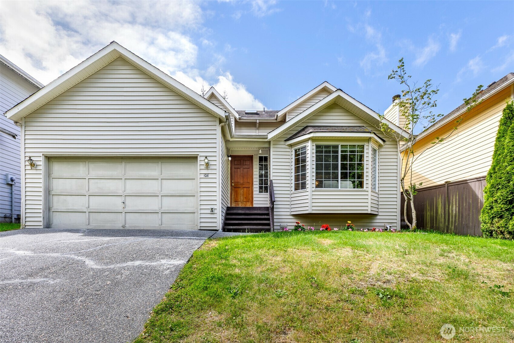 Property Photo: 108 61st Place SE WA 98203