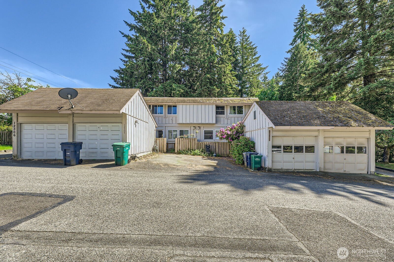 Property Photo: 12304 NE 147th Court WA 98034