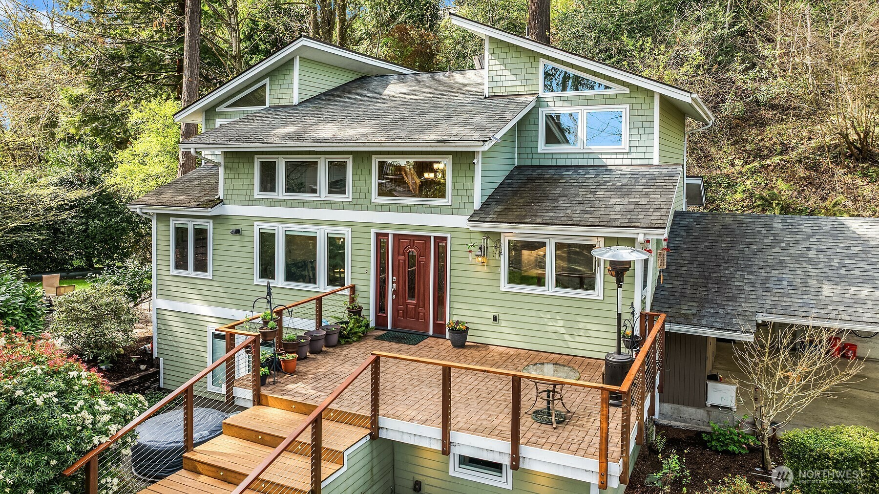 Property Photo: 8521 E Mercer Way WA 98040