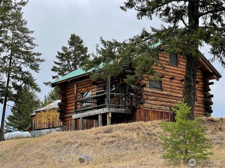 Property Photo:  120  Hidden Valley Farms Road  WA 99166 