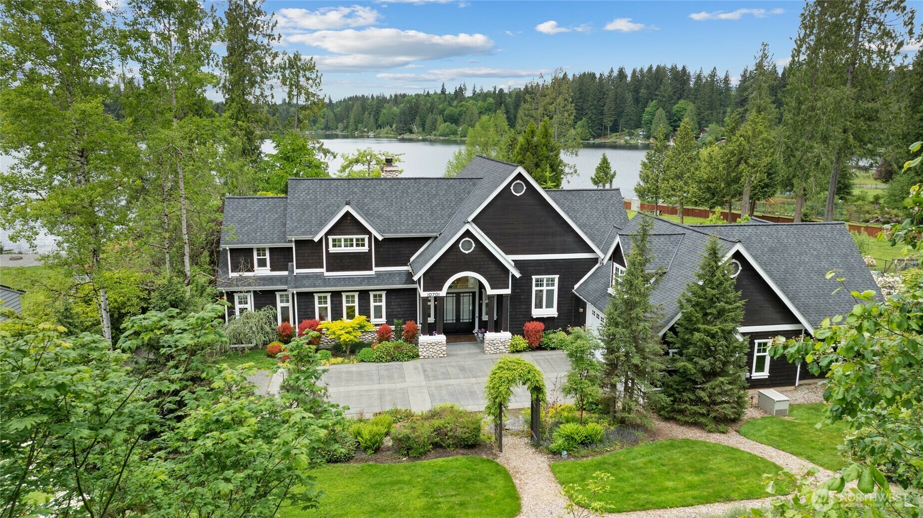 Property Photo: 10701 E Lake Joy Drive NE WA 98014