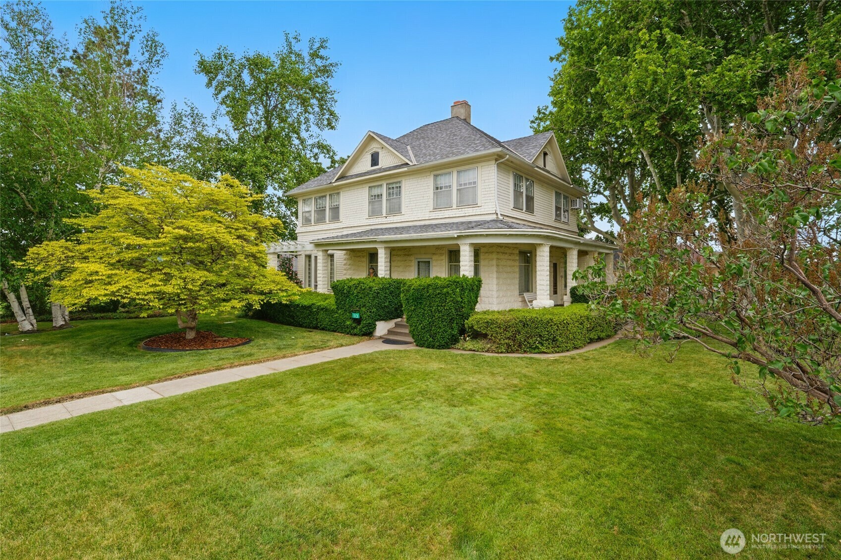Property Photo: 113 NE 7th Avenue OR 97862
