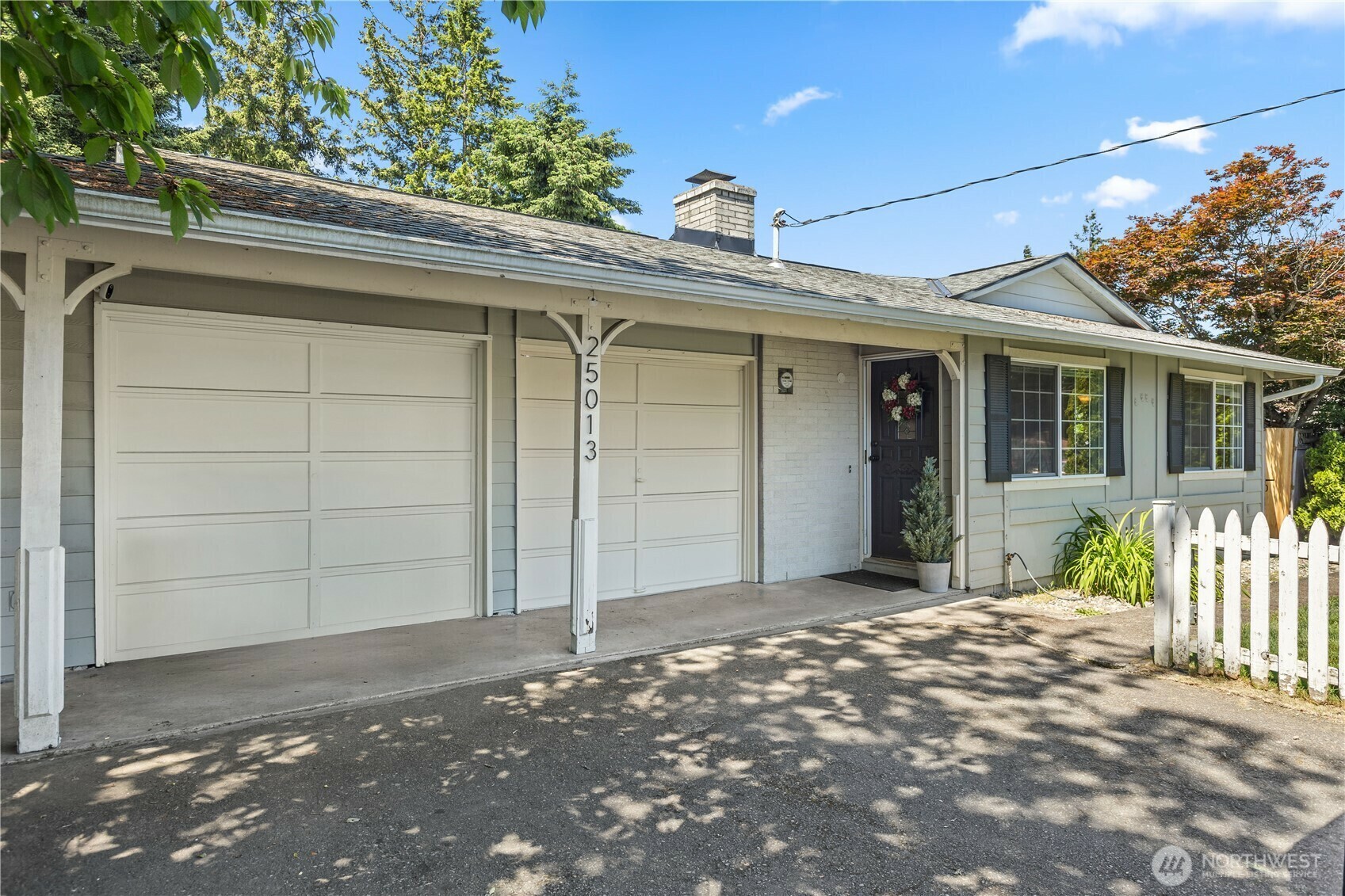 Property Photo: 25013 34th Avenue S WA 98032