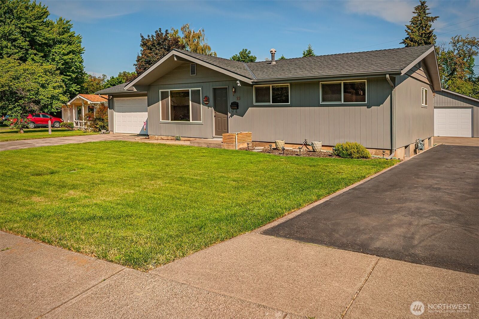 Property Photo:  29 E Tietan  WA 99362 