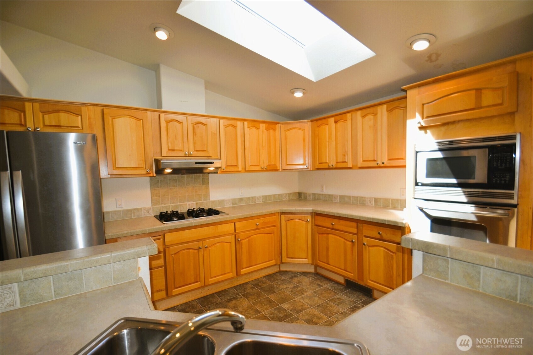 Property Photo: 21628 SE 272nd Place 138 WA 98038