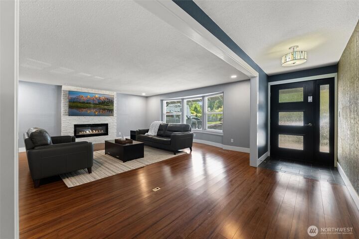 Property Photo:  7102  Sierra Drive SE  WA 98503