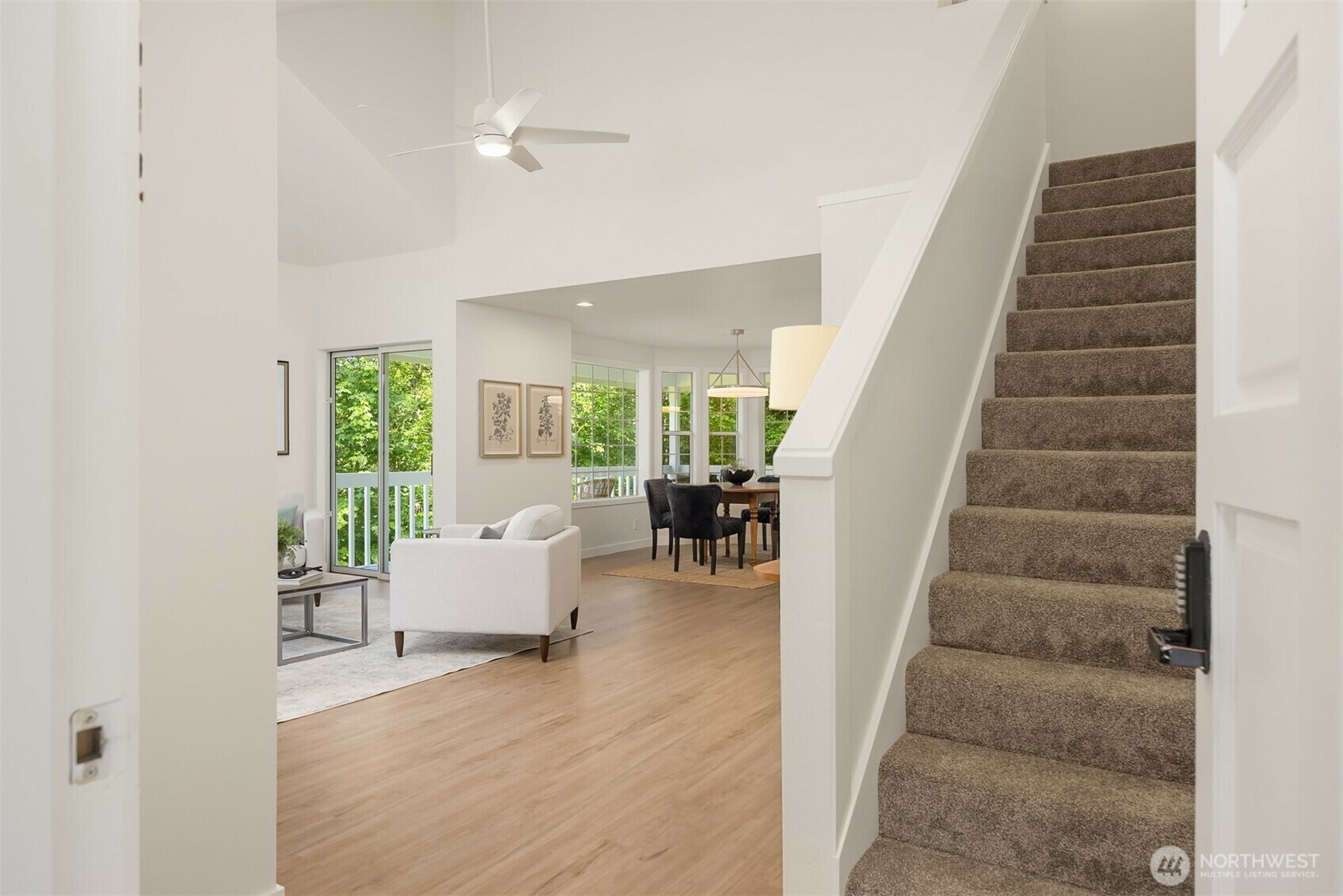 Property Photo: 8021 NE Sandpiper Lane WA 98110