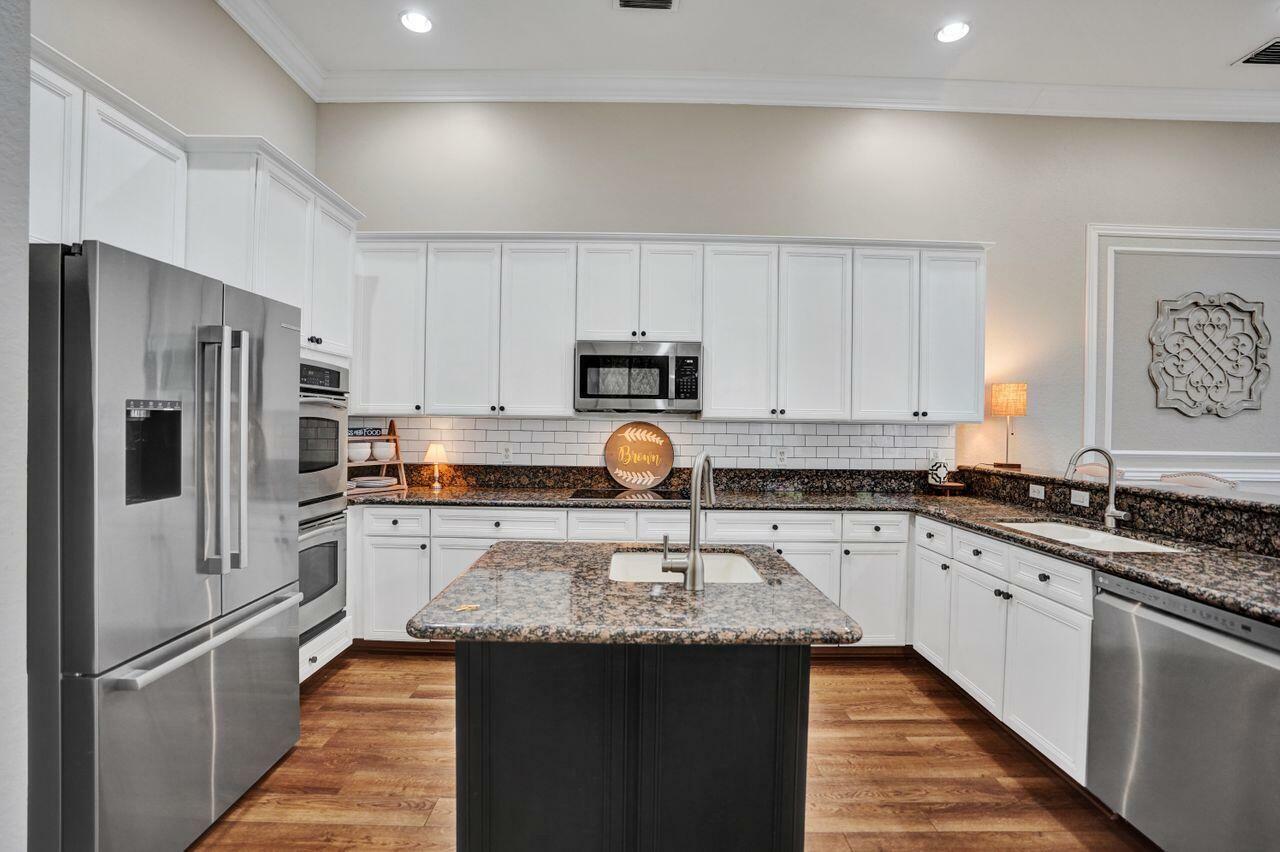 Property Photo: 11354 Mainsail Court FL 33449