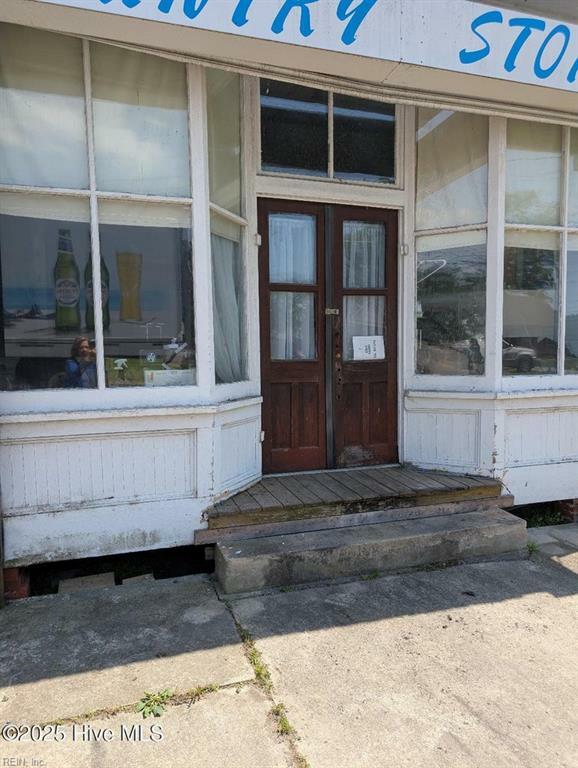 Property Photo: 209 Main St NC 27976