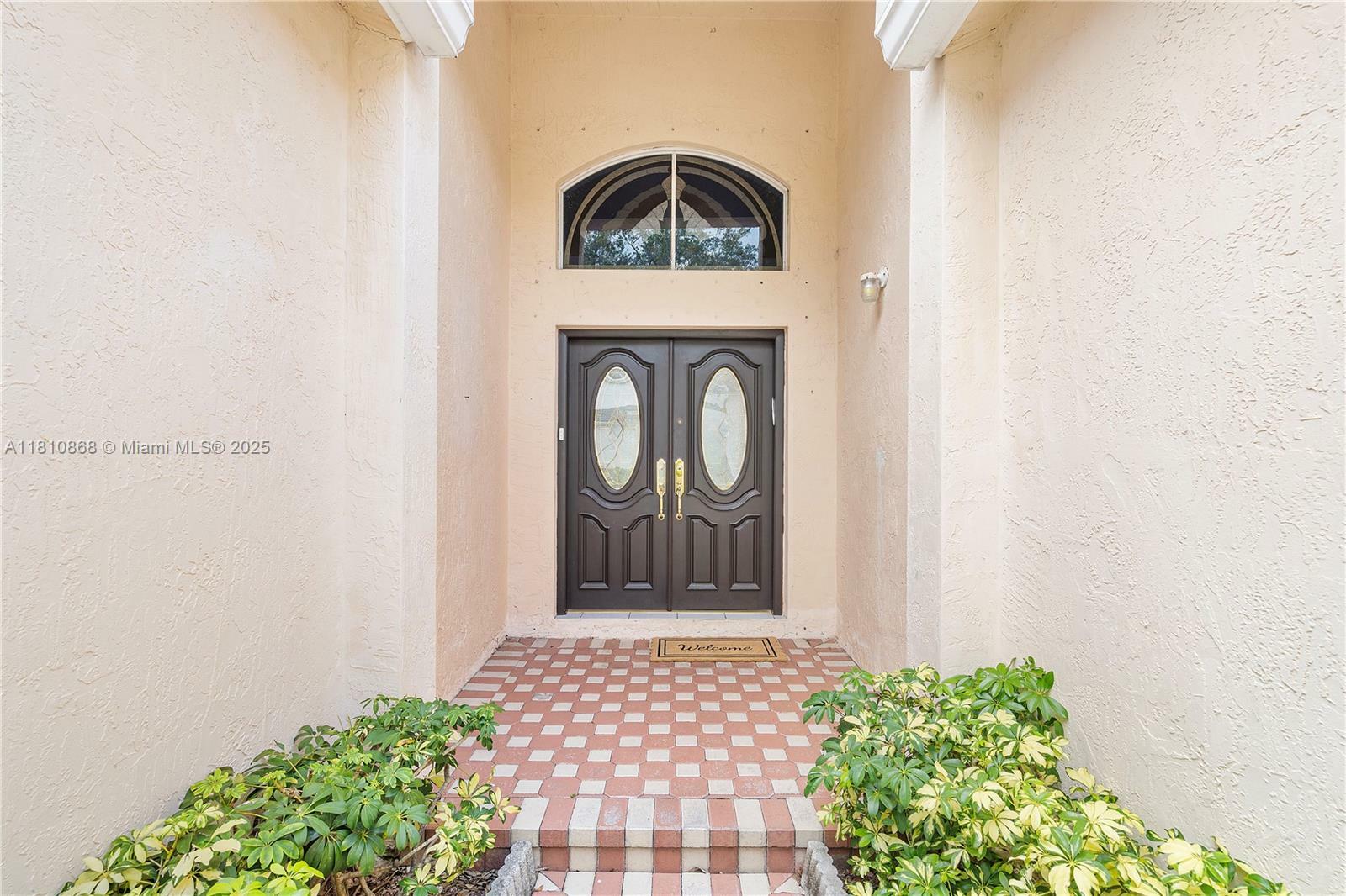 Property Photo: 1357 Camellia Ln FL 33326