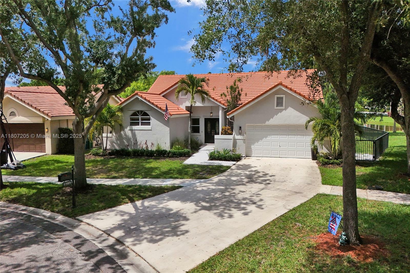 Property Photo: 1589 Eastlake Way FL 33326