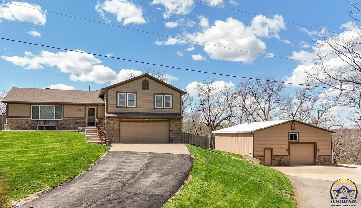 Property Photo: 400 N 134th St KS 66012