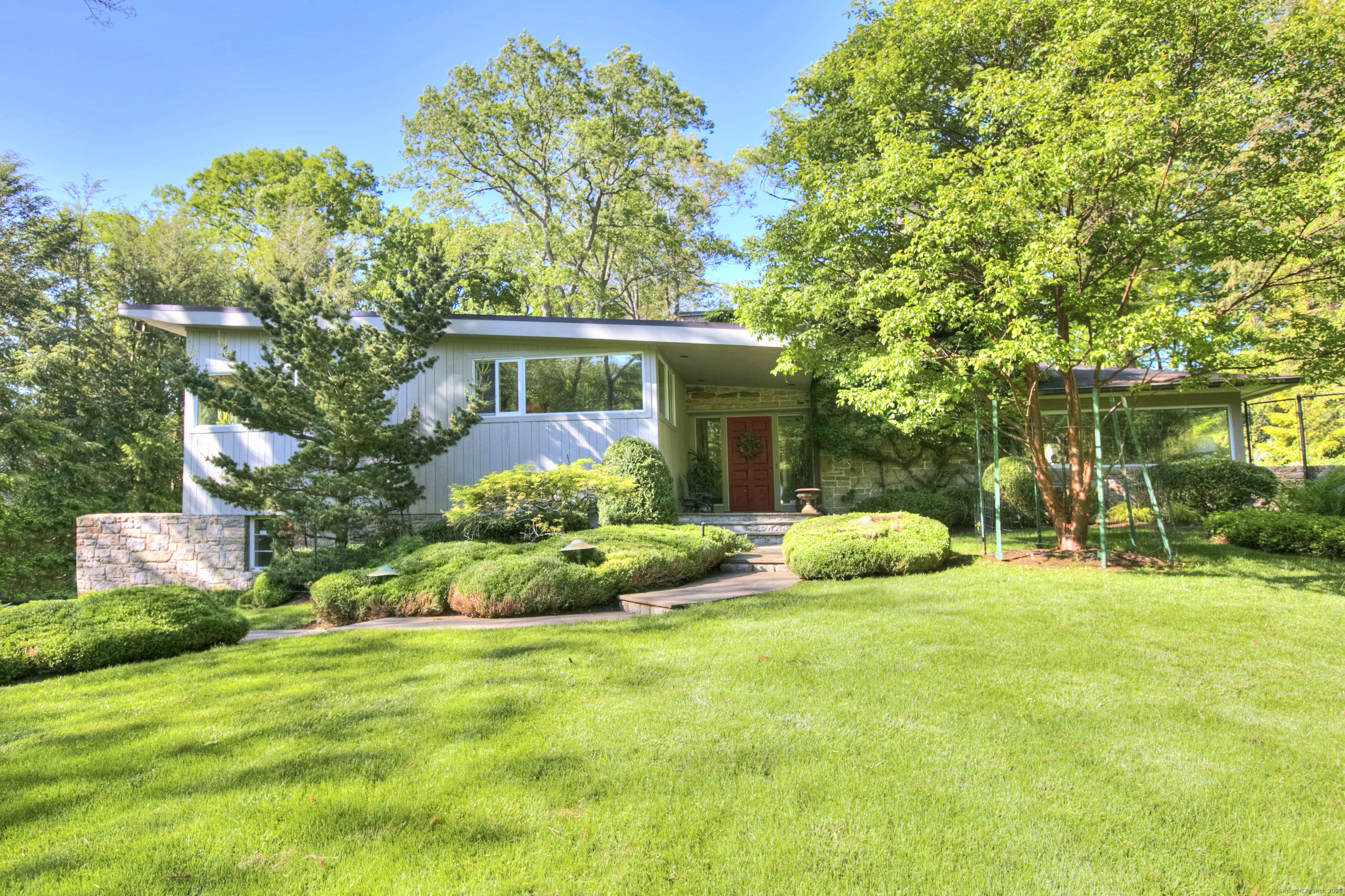 Property Photo: 11 Dogwood Lane CT 06880