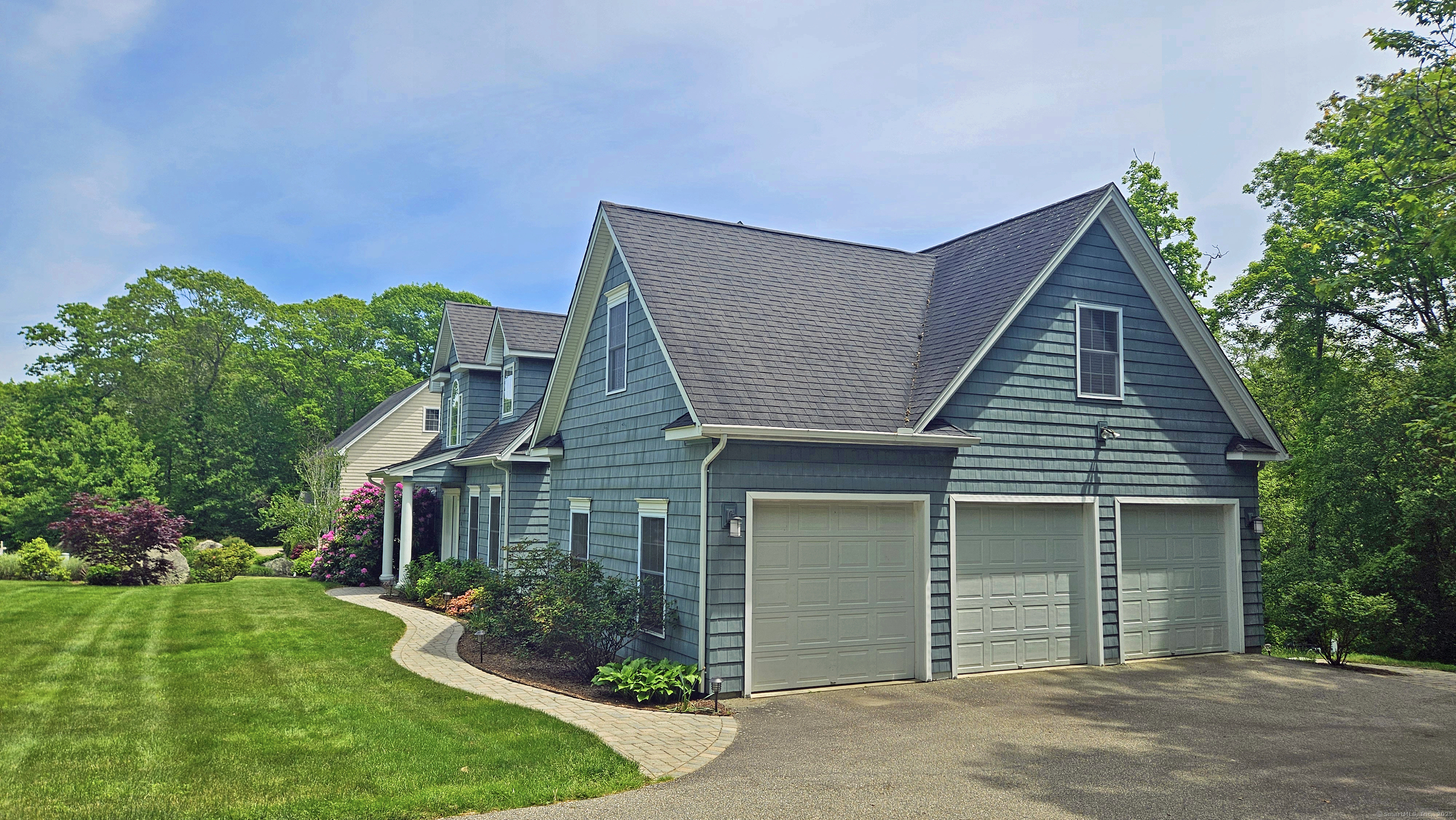 Property Photo:  8 Whaler Road  CT 06355 