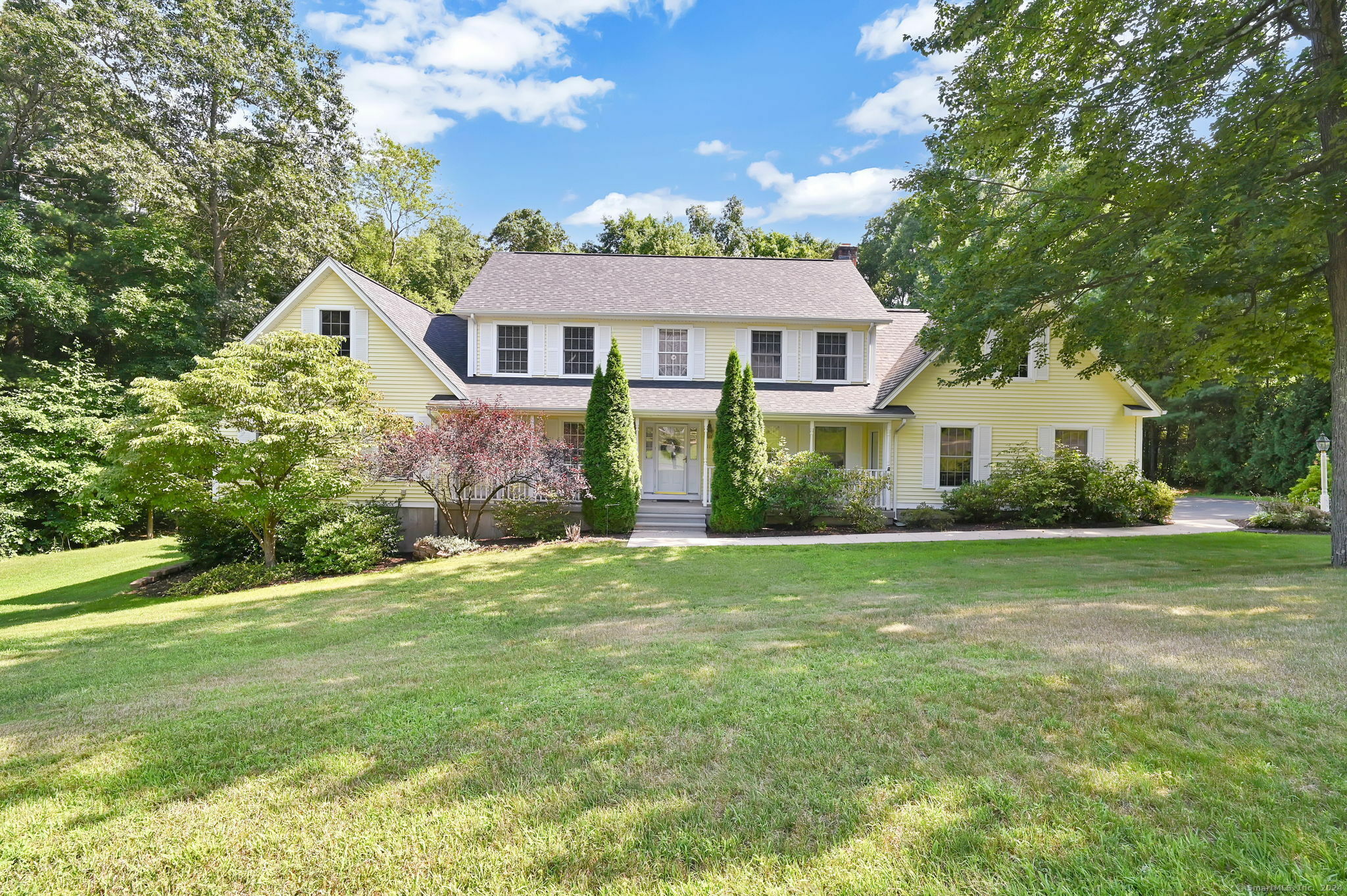 Property Photo: 11 Lookout Landing CT 06029