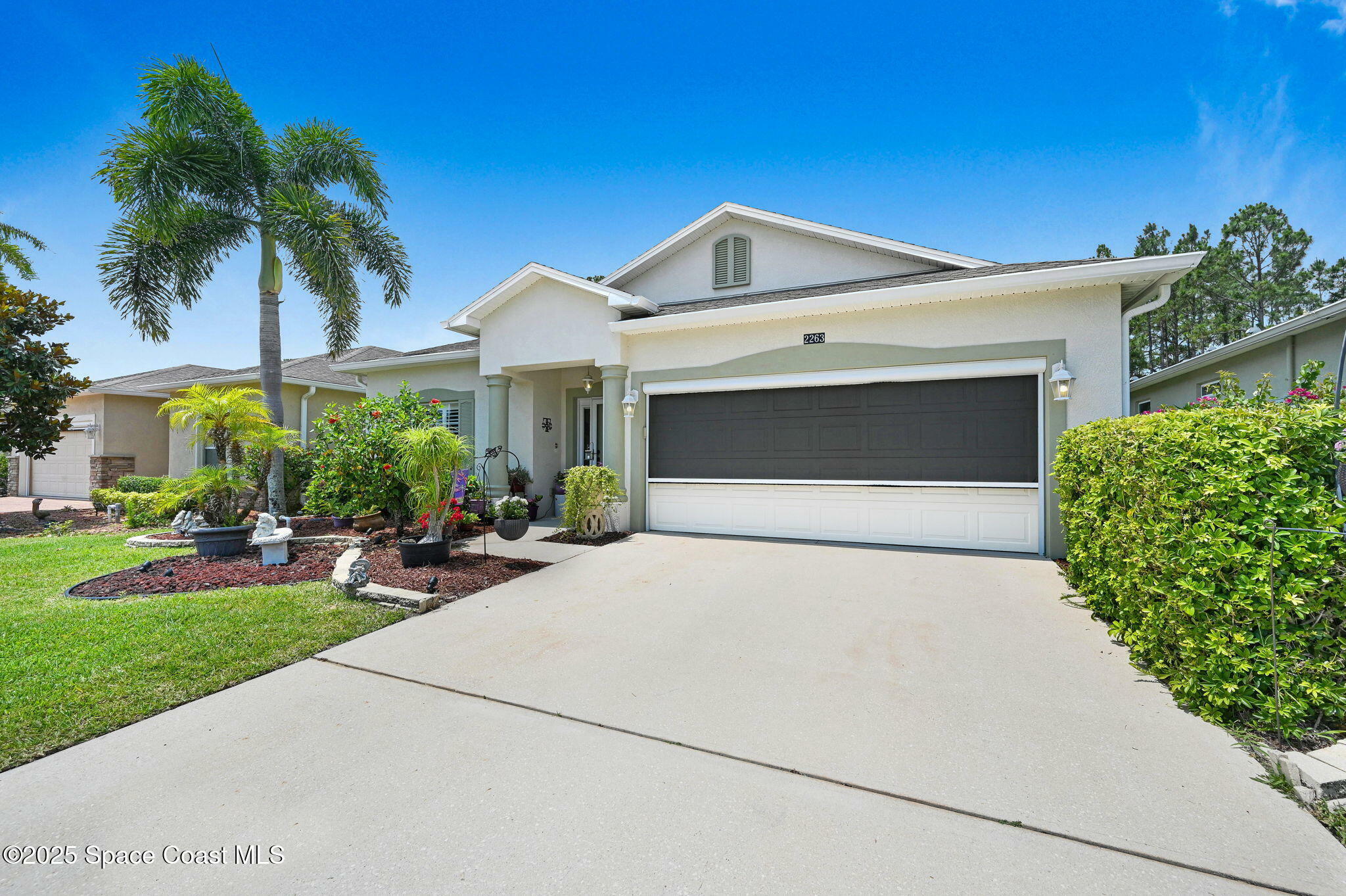 Property Photo: 2263 Chinaberry Circle SE FL 32909