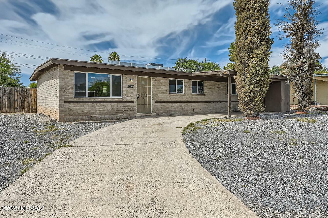 Property Photo:  8032 E Victoria Drive  AZ 85730 
