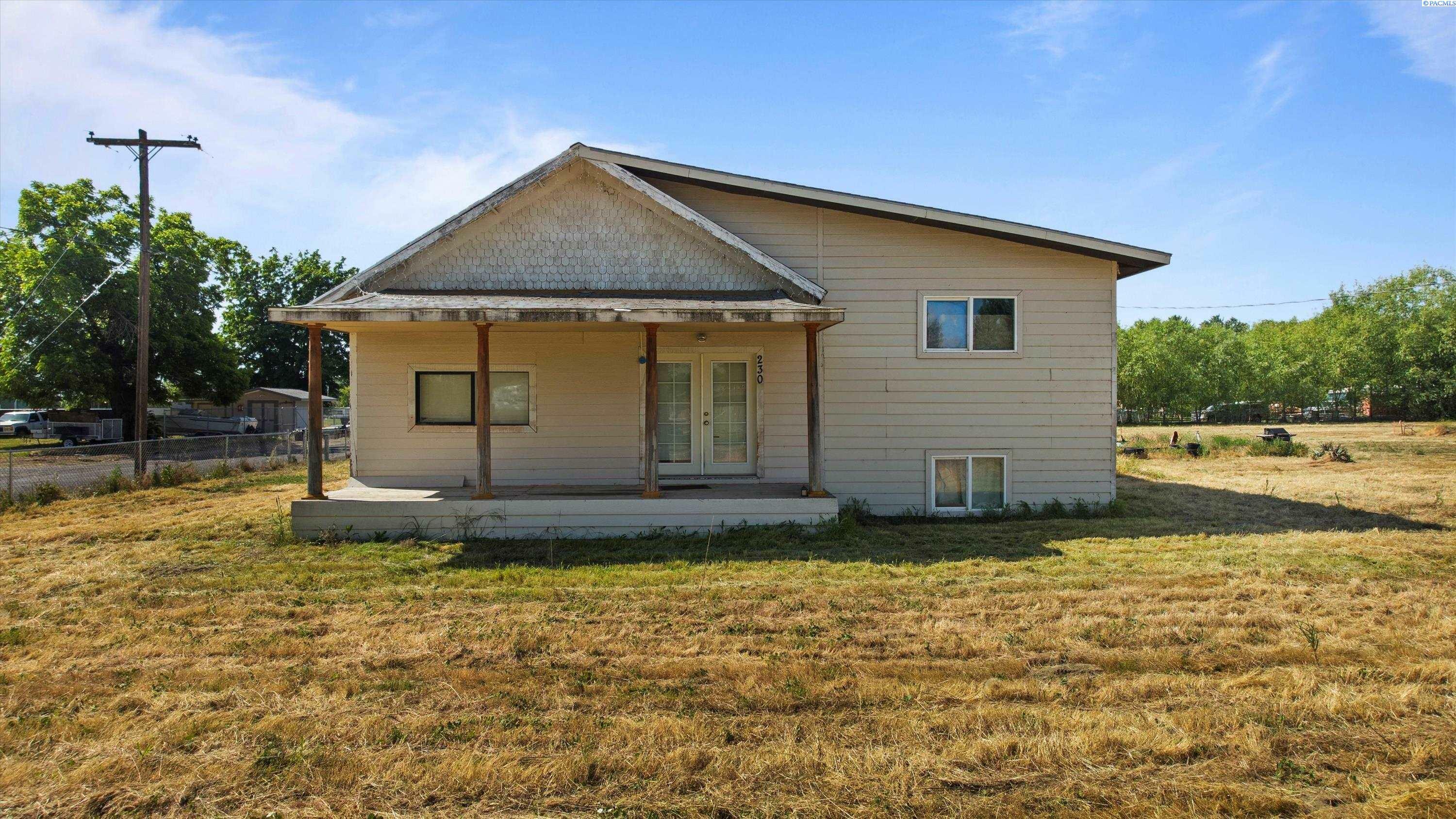 Property Photo: 230 E 27th WA 99337