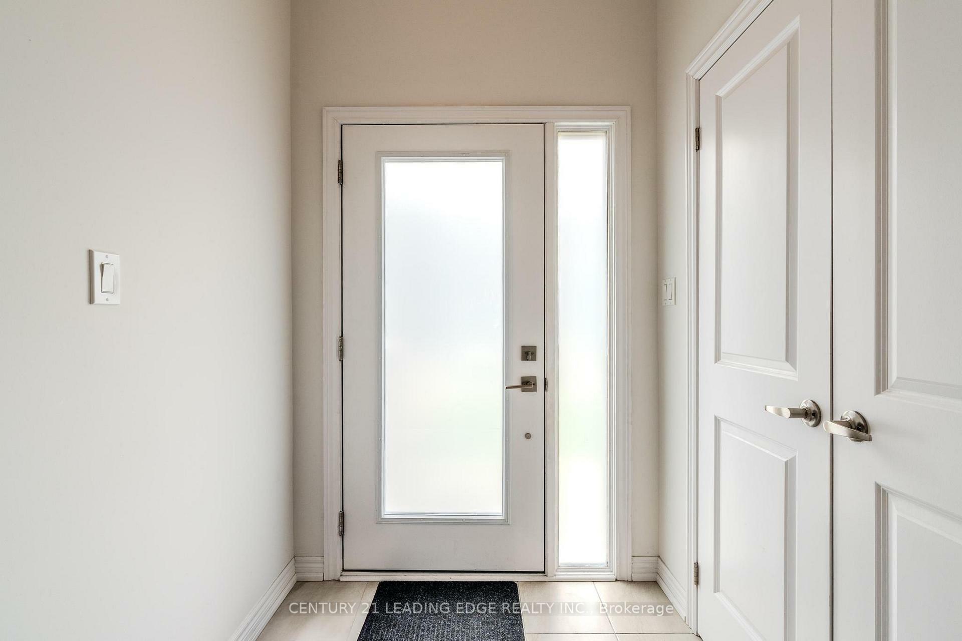 Photo de la propriété:  1121 Lockie Drive  ON L1L 0R9 
