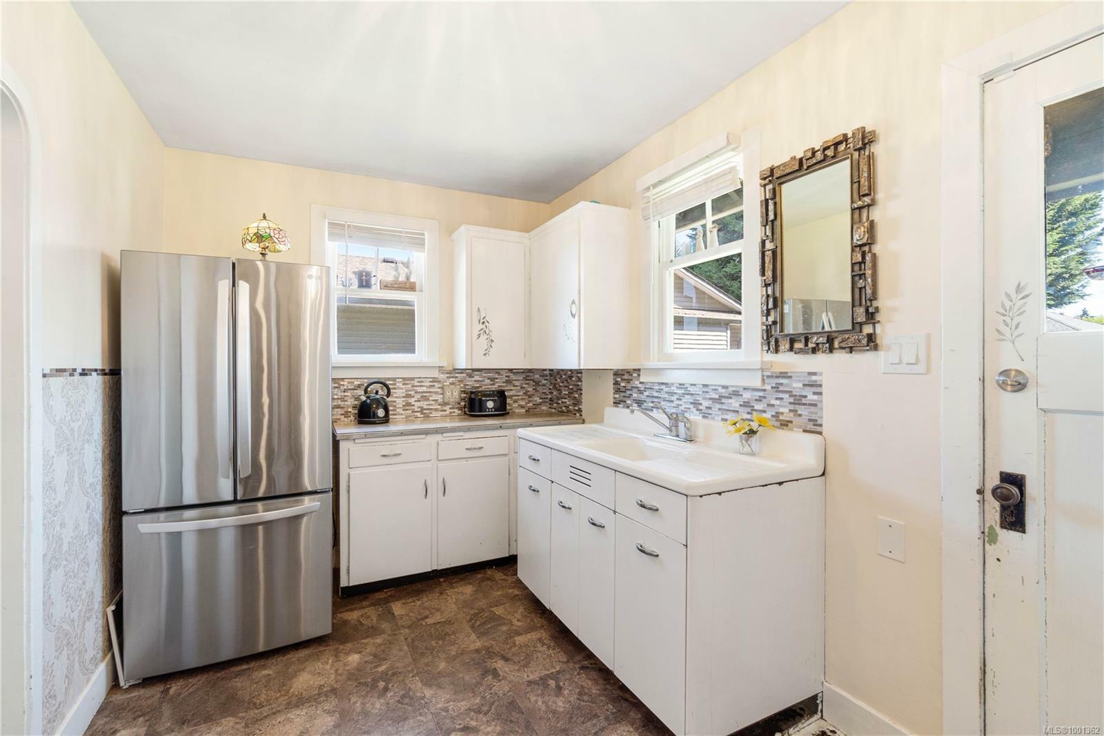 Property Photo: 1733 Northfield Rd BC V9S 3B1