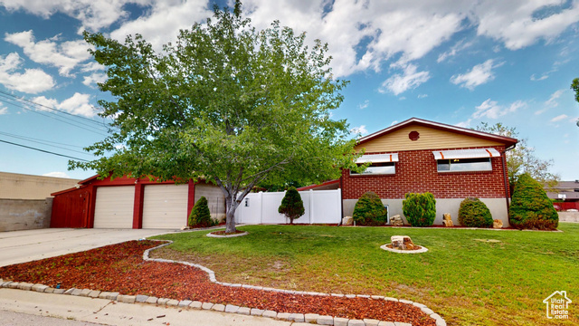 Property Photo: 9516 S Garnet Dr E UT 84094