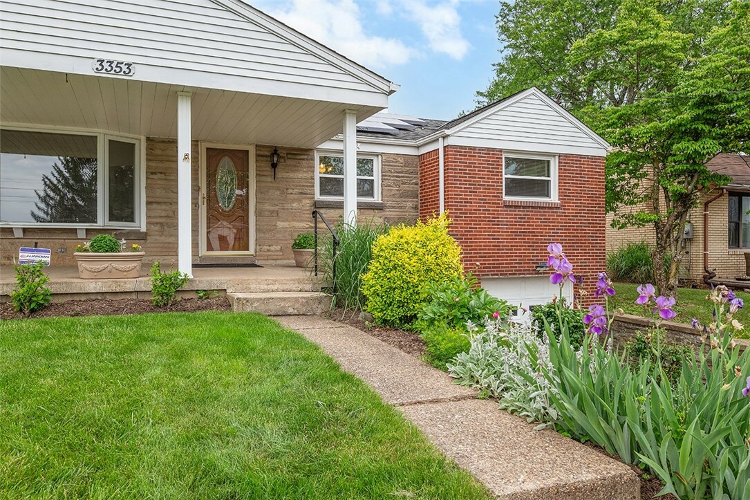 Property Photo: 3353 McRoberts Road PA 15234