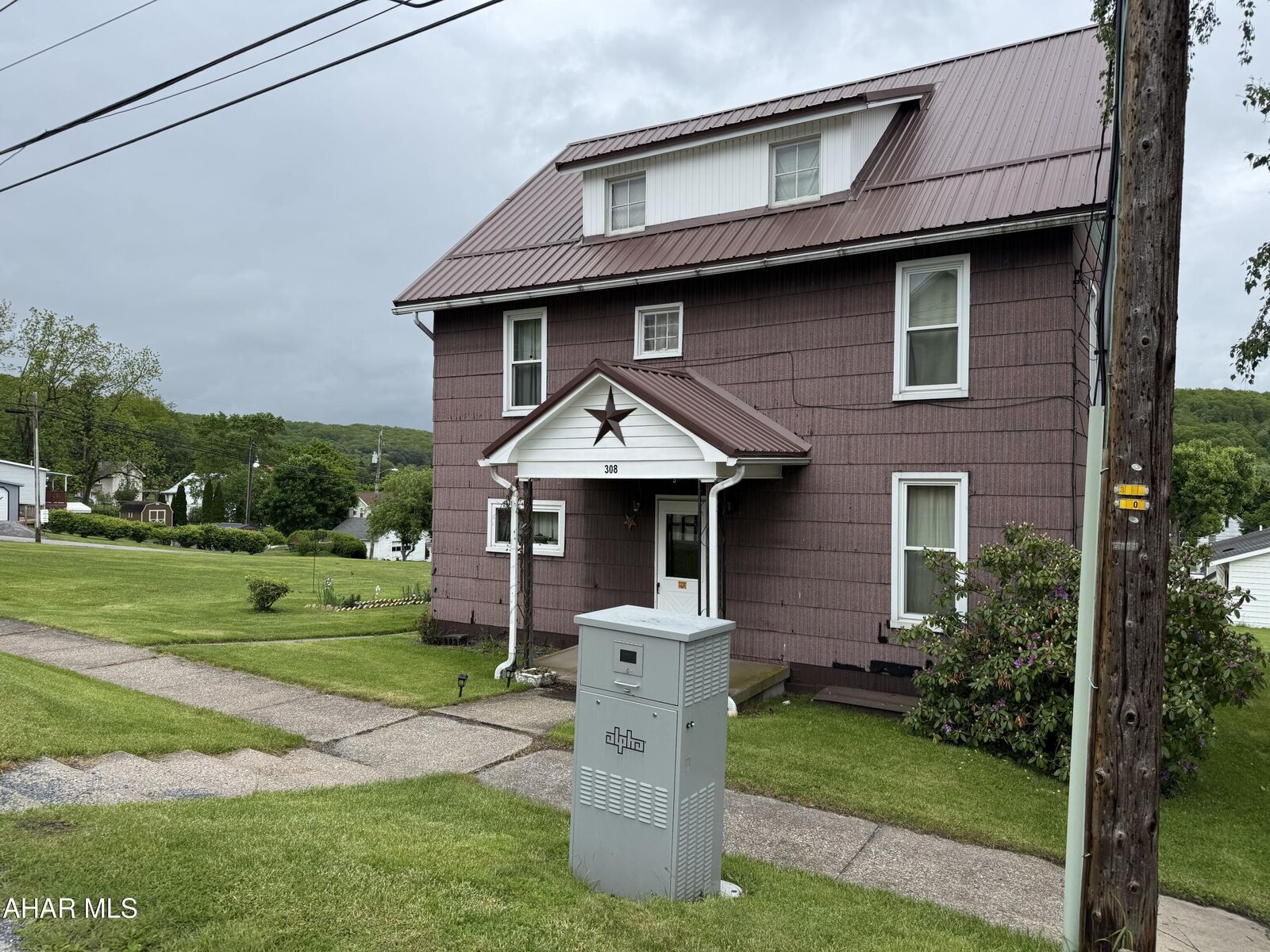 Property Photo: 308 Hopkins Street PA 16656