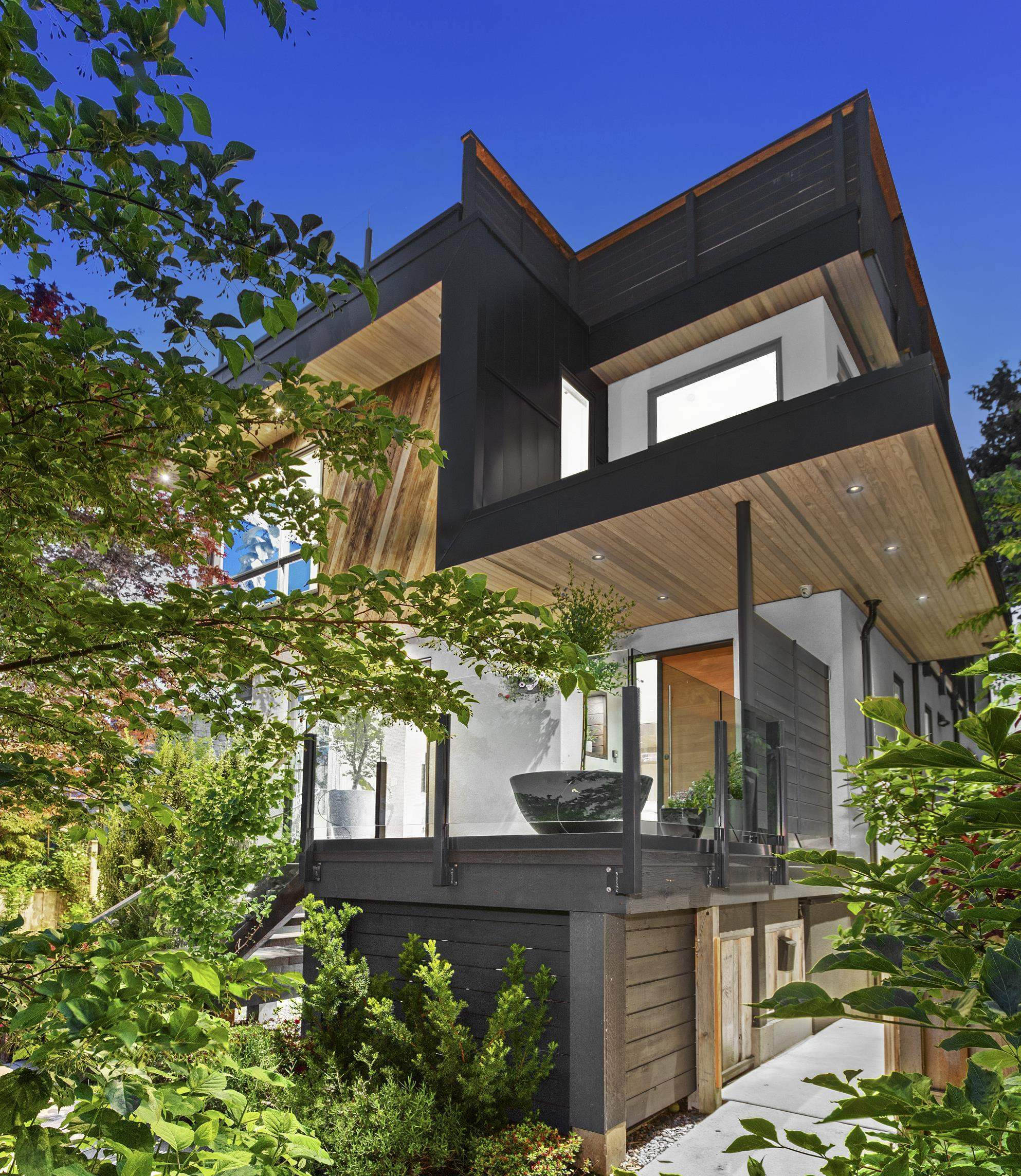 452 E 4th Street  North Vancouver BC V7L 1J5 photo