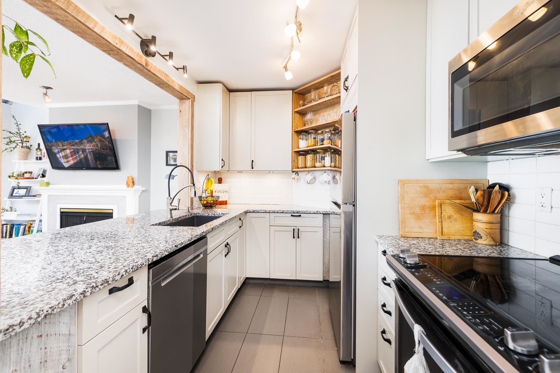 Property Photo: 3721 Delbrook Avenue 309 BC V7N 3Z4