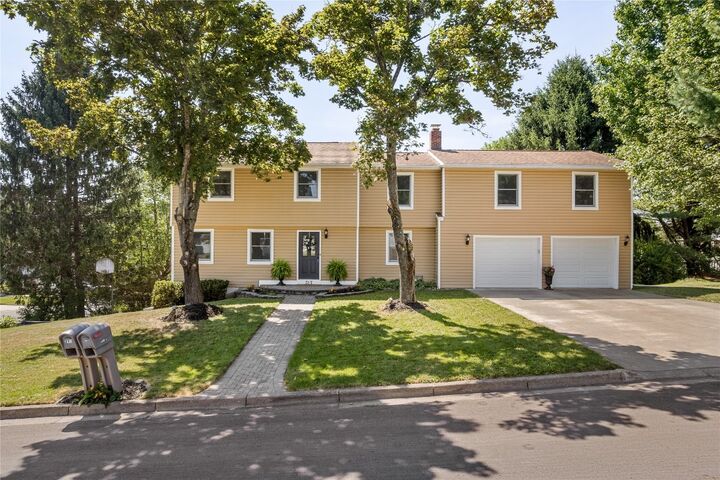 317 Hearthstone Drive  Endwell NY 13760 photo