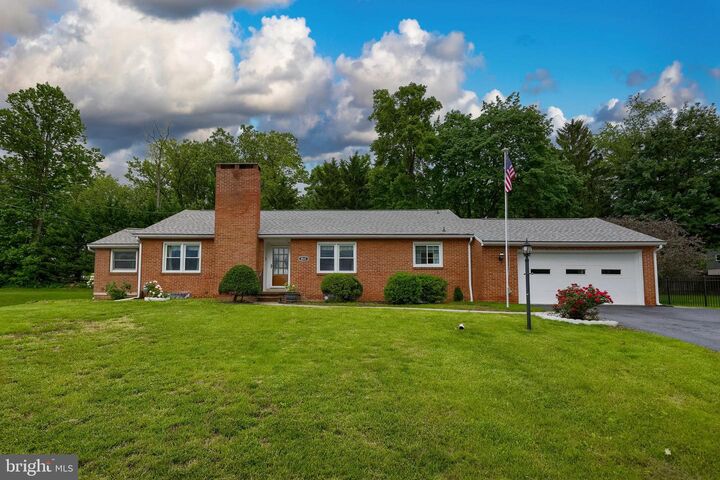 2531 Edgewood Lane  York PA 17403 photo