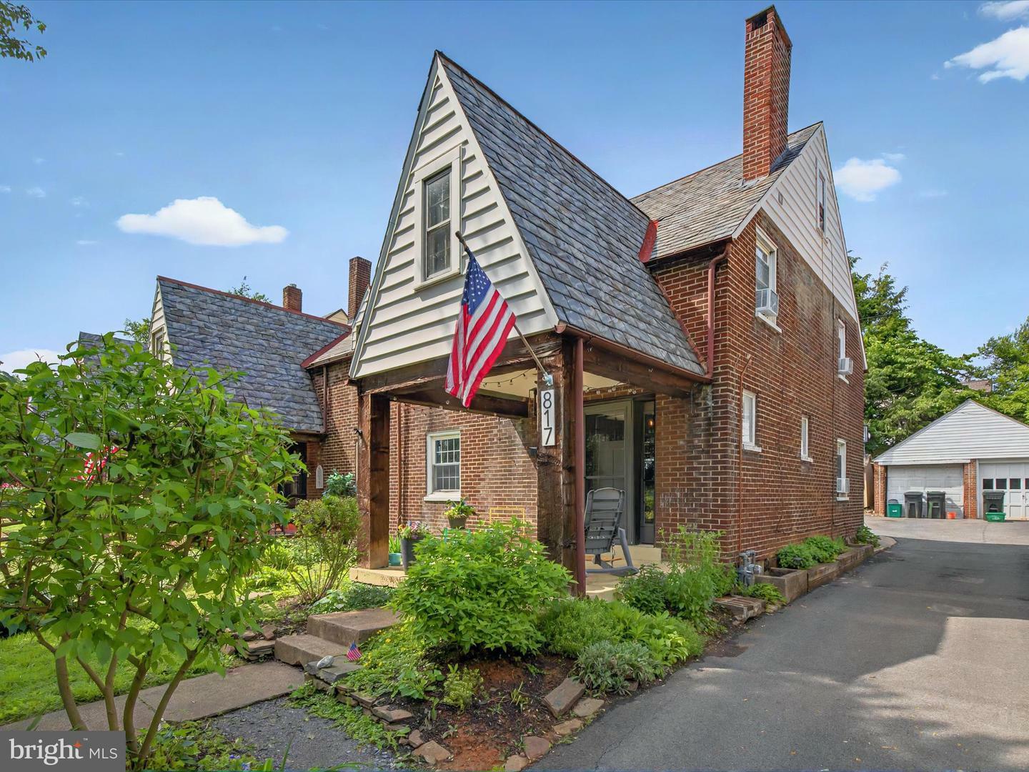 Property Photo: 817 Helen Avenue PA 17601