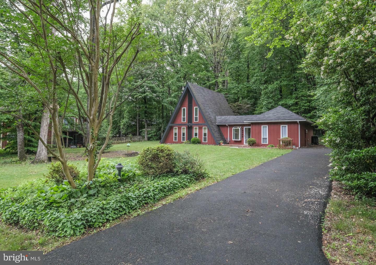 Property Photo: 12798 Forest Oak Court VA 20112