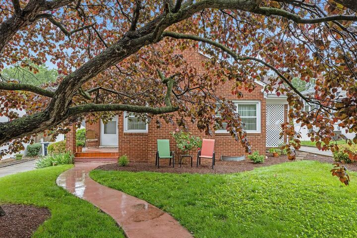 Property Photo: 1435 Bluestone St VA 22801