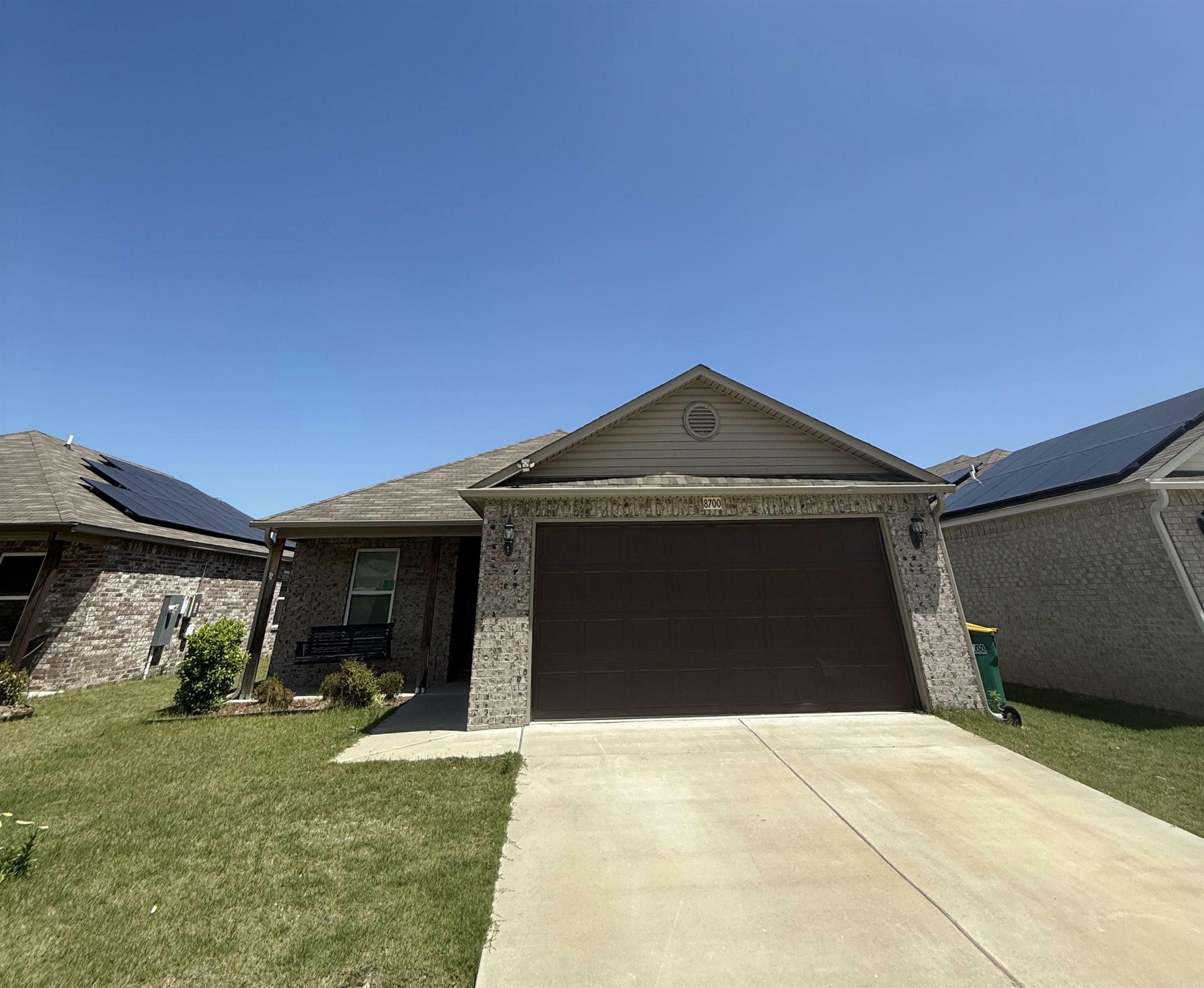 Property Photo:  8700 Northwood Creek Drive  AR 72113-7762 