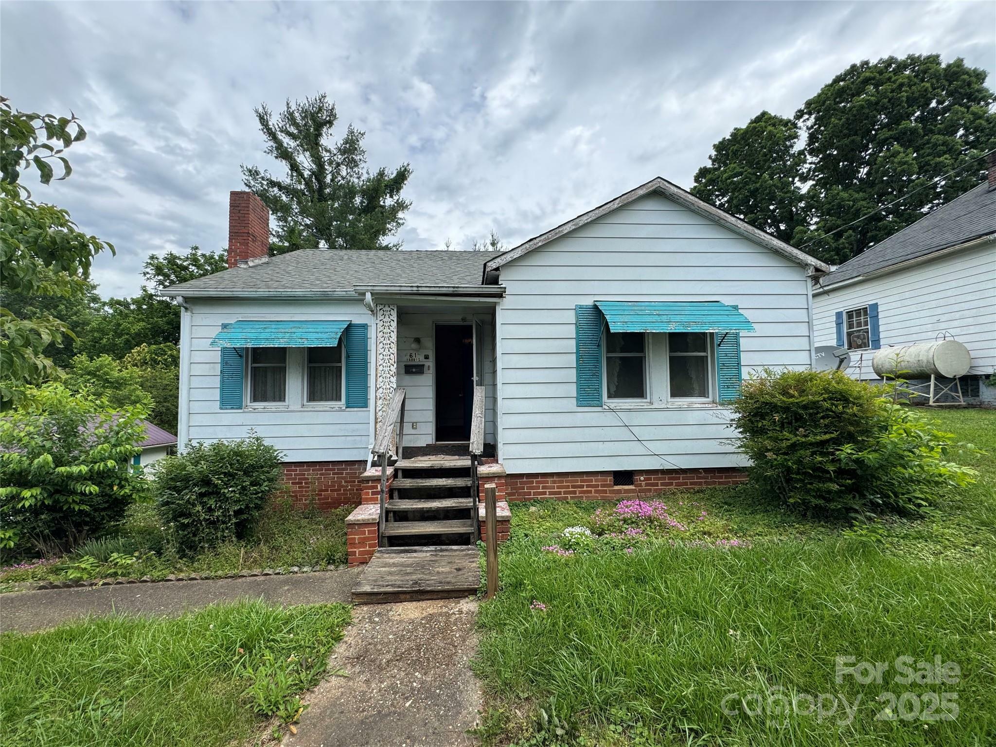 Property Photo: 61 Perry Street NC 28752