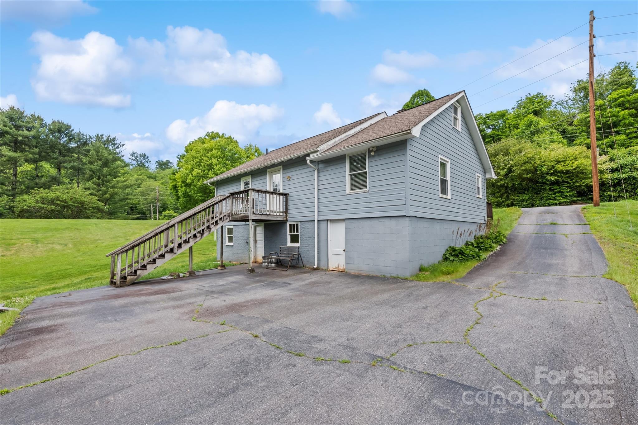 Property Photo:  48 Medford Avenue  NC 28786 