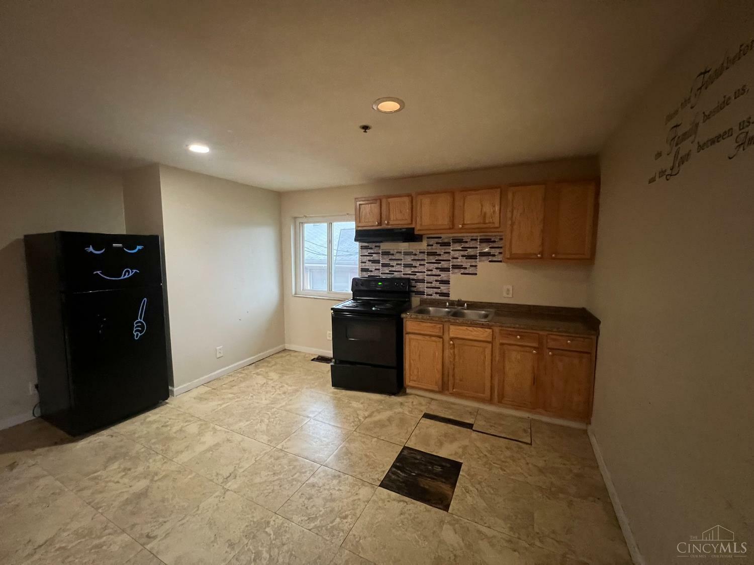 Property Photo: 7851 Glenorchard Drive OH 45237