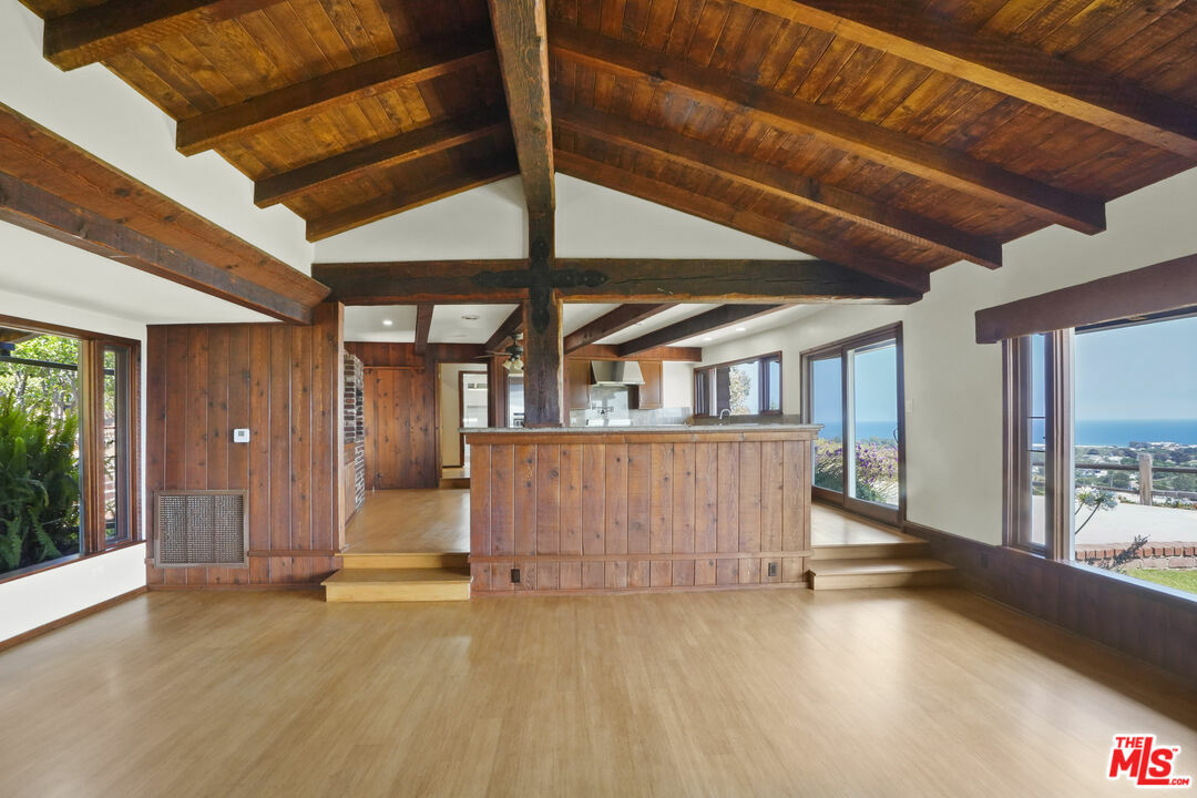 Property Photo: 3217 Colony View Cir CA 90265