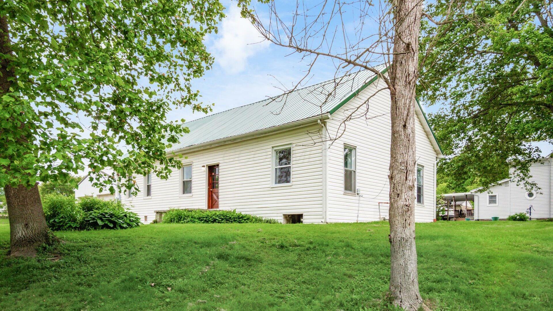 Property Photo: 215 S Market Street OH 43783