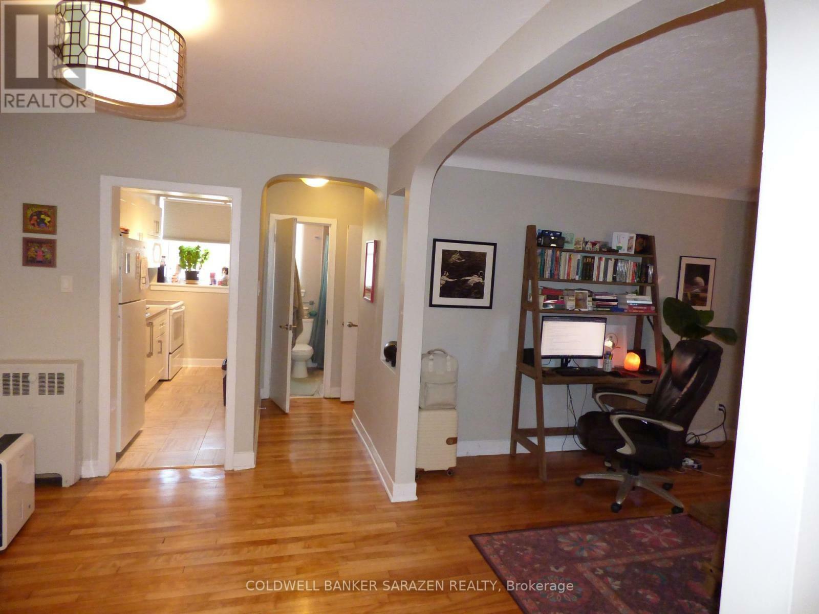 Property Photo:  682 Irene Crescent 2  ON K1Z 7J1 
