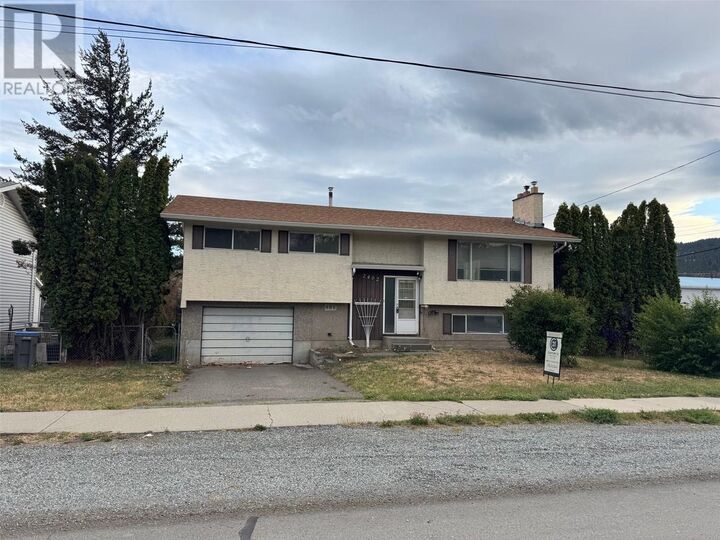 2402 Clapperton Avenue  Merritt BC V1K 1B8 photo