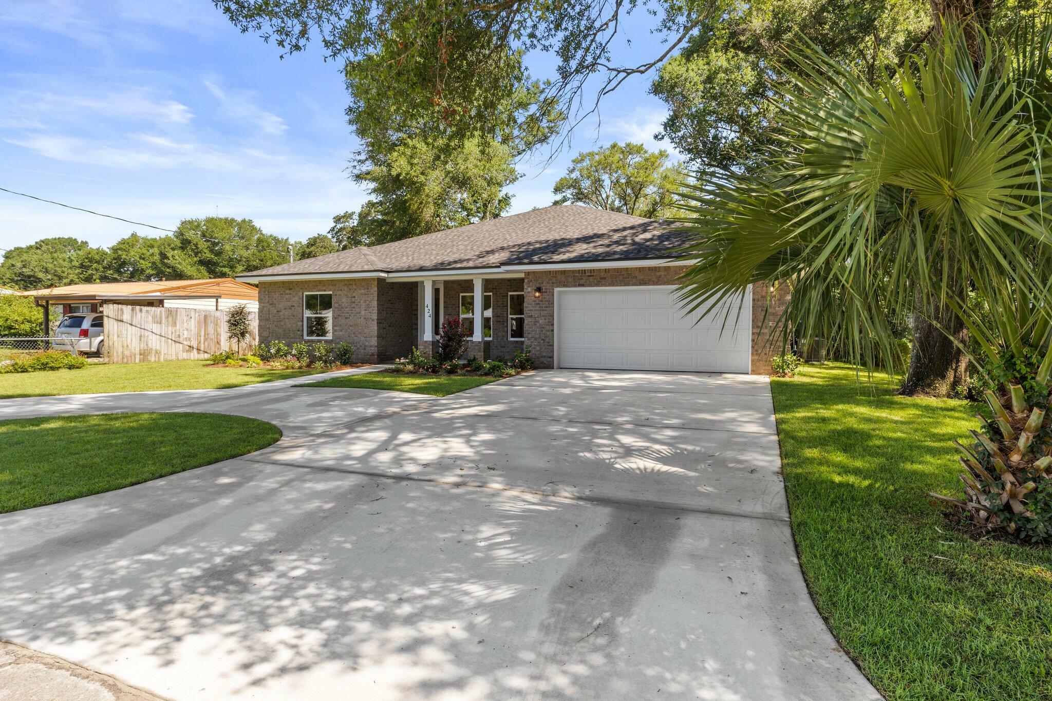 Property Photo: 424 Ed Street FL 32547