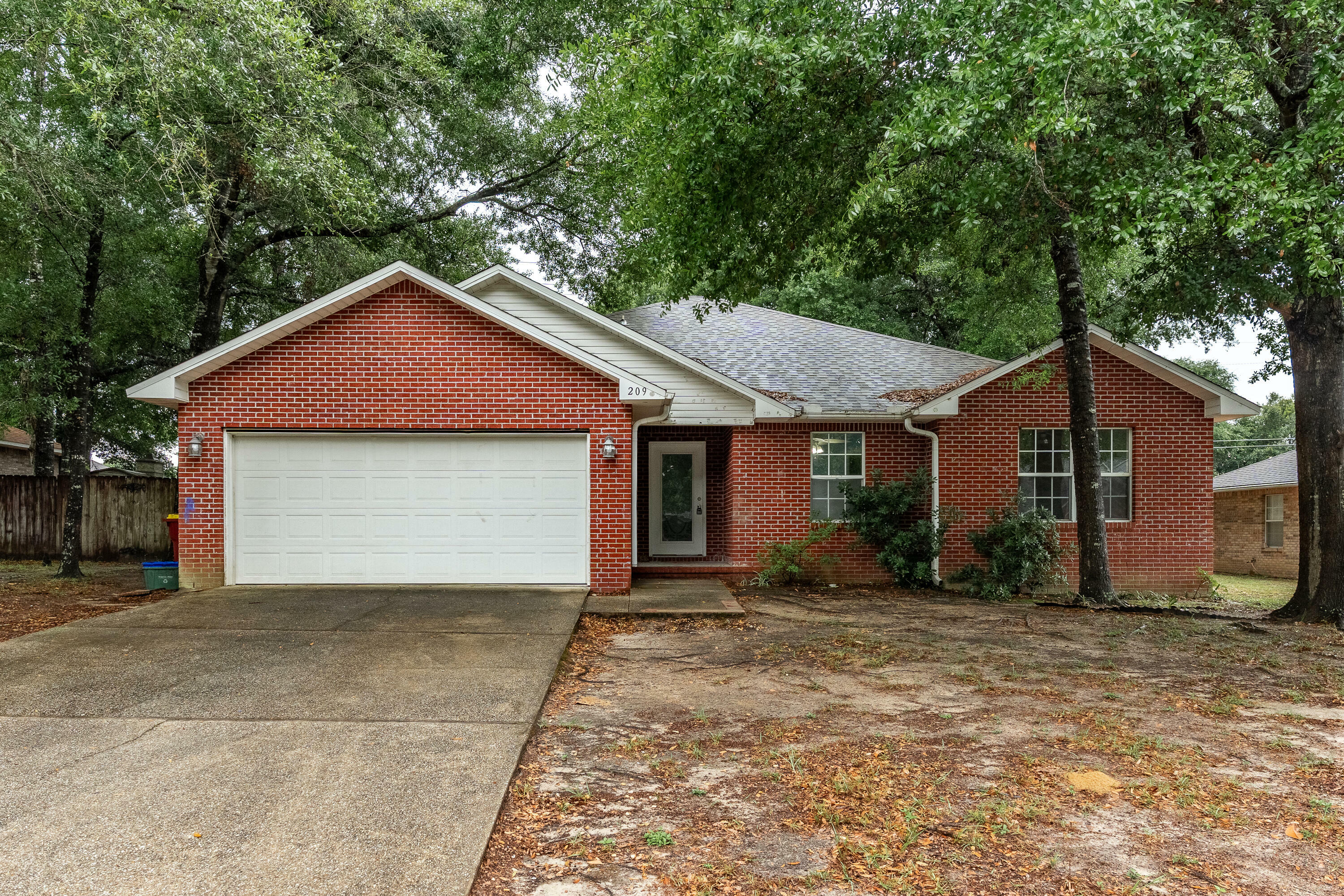Property Photo: 209 Warrior Street FL 32536