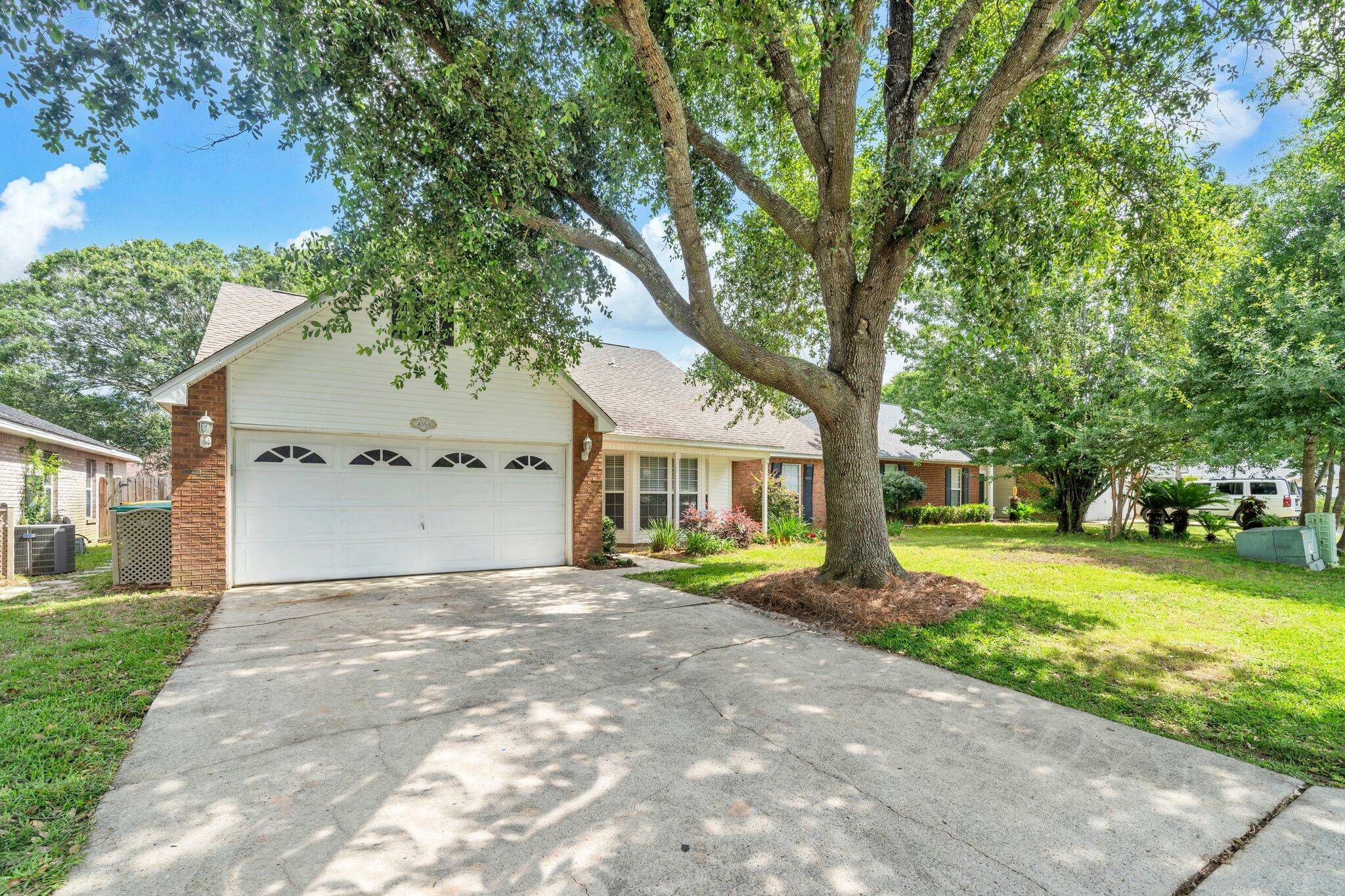 Property Photo: 4559 Castlewood Lane FL 32578