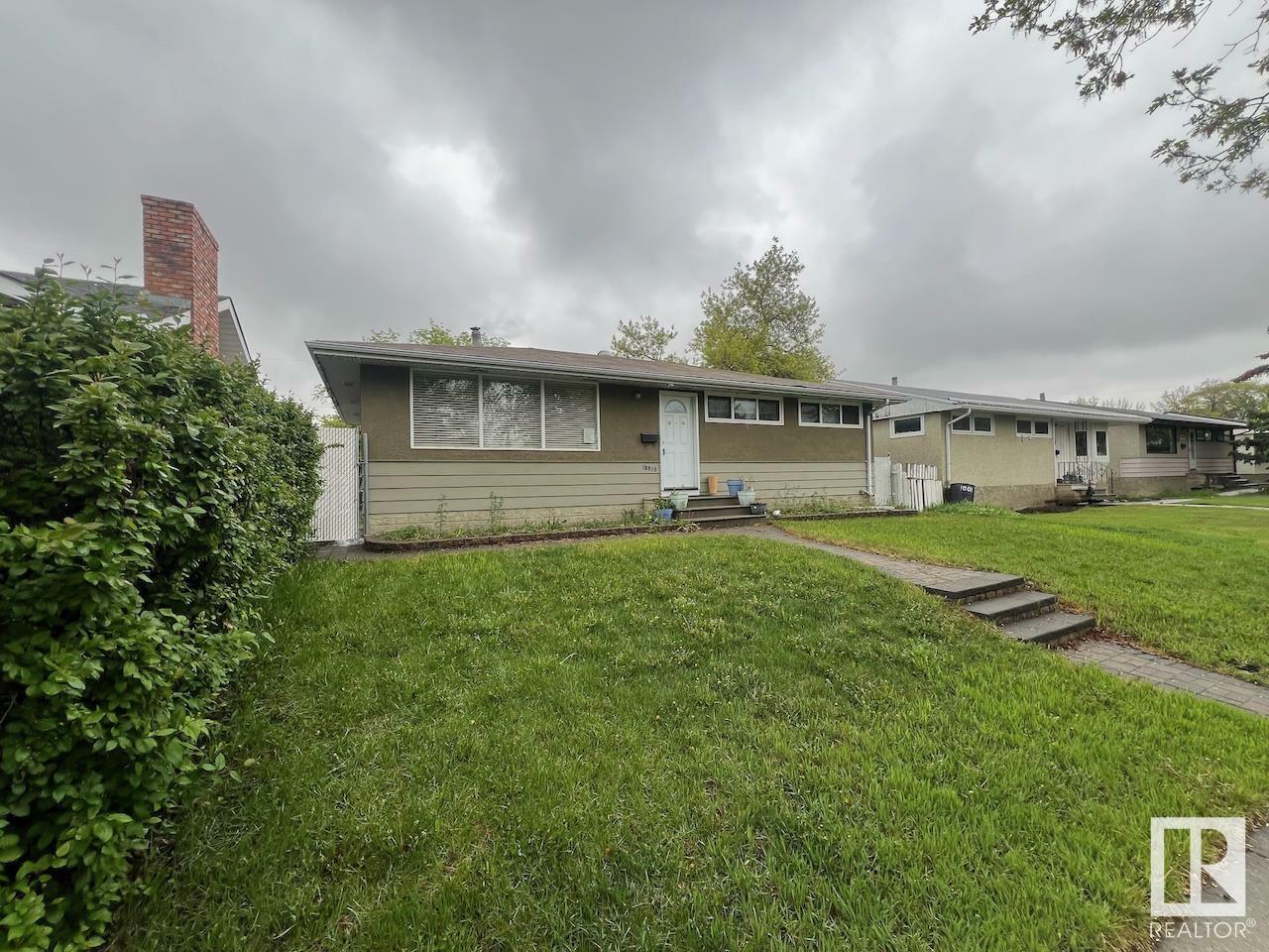 10816 163 Street NW  Edmonton AB T5P 3P6 photo