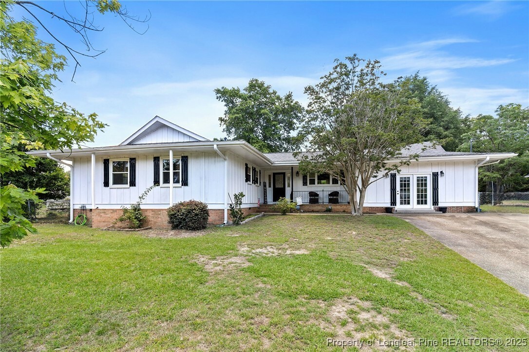 Property Photo: 1926 Martindale Drive NC 28304