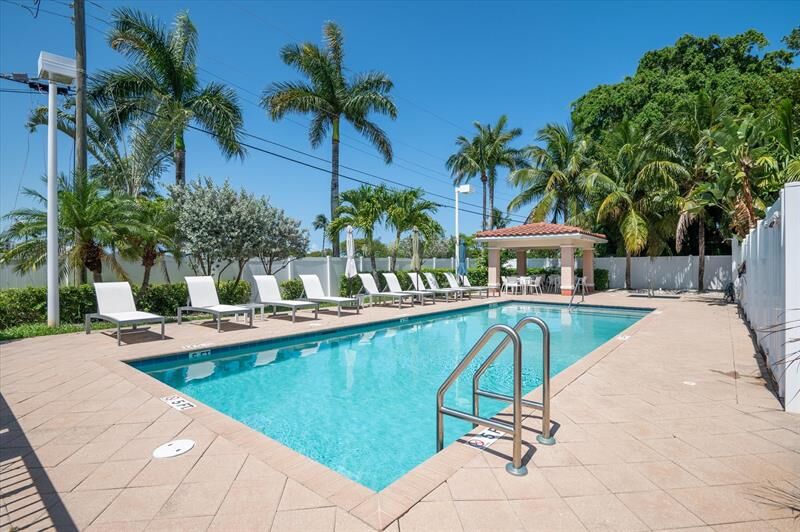 Property Photo:  2325 SE 5th St  FL 33062 
